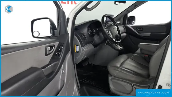 HYUNDAI STAREX VAN 3-SEATER