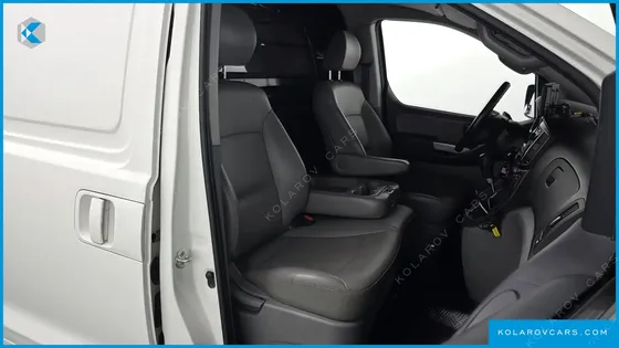 HYUNDAI STAREX VAN 3-SEATER