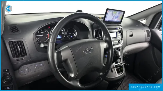 HYUNDAI STAREX VAN 3-SEATER