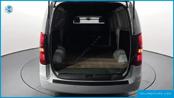 HYUNDAI STAREX VAN 3-SEATER