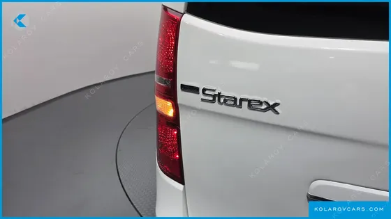 HYUNDAI STAREX VAN 3-SEATER