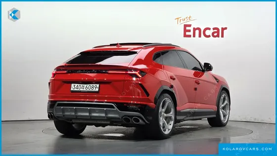 LAMBORGHINI URUS 4.0 V8