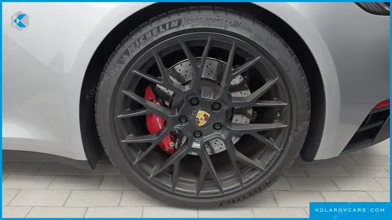 PORSCHE 911 TARGA 4 GTS