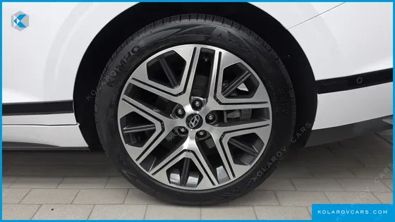 HYUNDAI GRANDEUR 2,5 GASOLINE 2WD