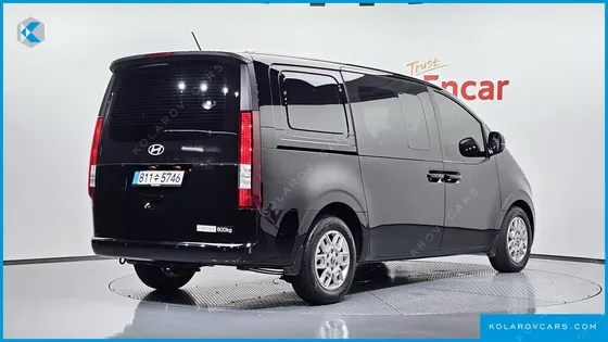 HYUNDAI STARIA CARGO 5-SEATER