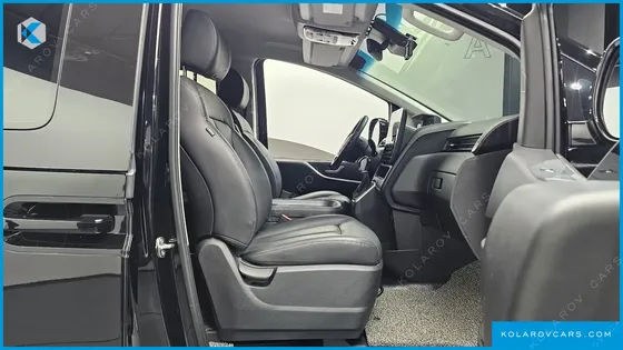HYUNDAI STARIA CARGO 5-SEATER