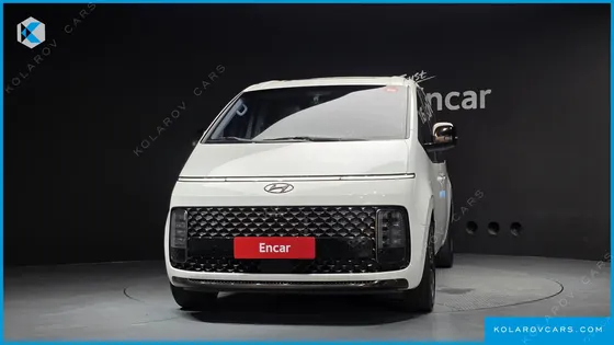 HYUNDAI STARIA 4WD LOUNGE 7-SEATER
