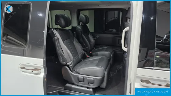 HYUNDAI STARIA 4WD LOUNGE 7-SEATER