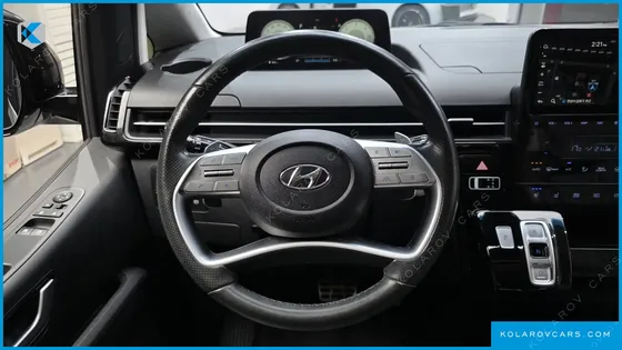 HYUNDAI STARIA 4WD LOUNGE 7-SEATER