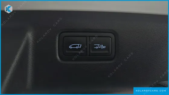 HYUNDAI STARIA 4WD LOUNGE 7-SEATER