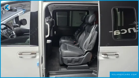 HYUNDAI STARIA 4WD LOUNGE 7-SEATER