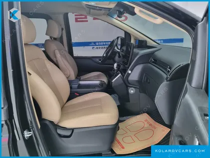 HYUNDAI STARIA L3.5 CARGO 5-SEATER