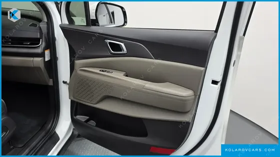 KIA CARNIVAL HEV 9SEATER NOBLESS