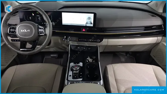 KIA CARNIVAL GASOLINE 7-SEATER HI LIMOUSINE