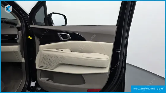 KIA CARNIVAL GASOLINE 7-SEATER HI LIMOUSINE
