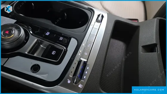KIA CARNIVAL GASOLINE 7-SEATER HI LIMOUSINE