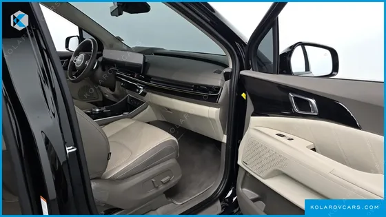 KIA CARNIVAL GASOLINE 7-SEATER HI LIMOUSINE