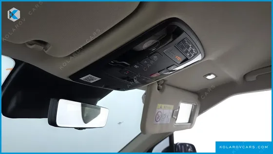 KIA CARNIVAL GASOLINE 7-SEATER HI LIMOUSINE