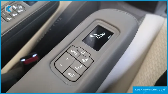 KIA CARNIVAL GASOLINE 7-SEATER HI LIMOUSINE