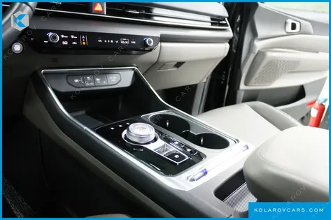 KIA CARNIVAL 9-SEATER NOBLESSE