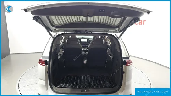 KIA CARNIVAL GASOLINE 7-SEATER HI-LIMOUSINE
