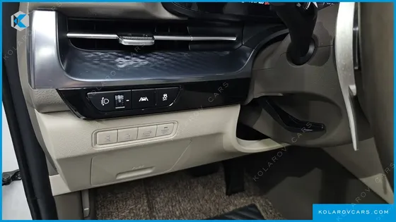 KIA CARNIVAL GASOLINE 7-SEATER HI-LIMOUSINE