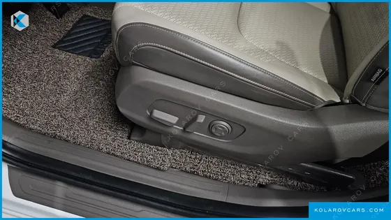 KIA CARNIVAL GASOLINE 7-SEATER HI-LIMOUSINE