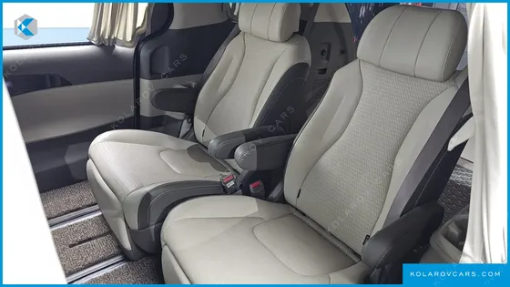 KIA CARNIVAL GASOLINE 7-SEATER HI-LIMOUSINE