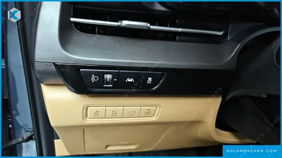 KIA CARNIVAL 7-SEATER SIGNATURE
