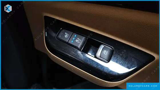 KIA CARNIVAL 7-SEATER SIGNATURE