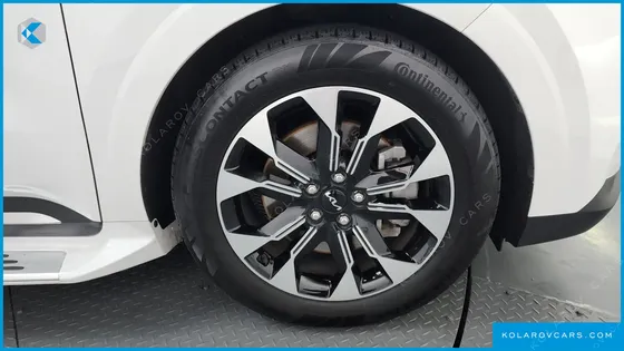 KIA CARNIVAL 7-SEATER SIGNATURE