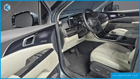 KIA CARNIVAL 9-SEATER SIGNATURE