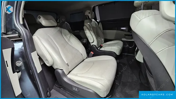 KIA CARNIVAL 9-SEATER SIGNATURE