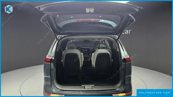 KIA CARNIVAL 9-SEATER SIGNATURE