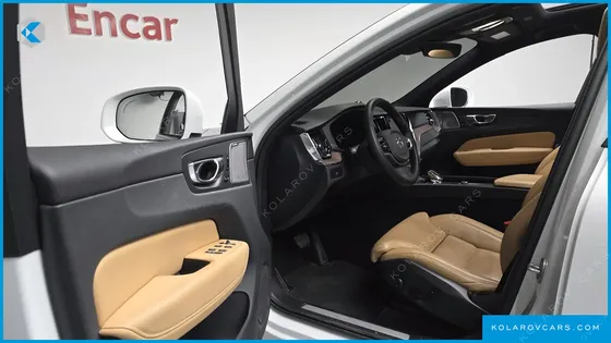VOLVO XC60 B5 ULTIMATE BRIGHT
