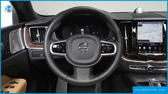 VOLVO XC60 B5 ULTIMATE BRIGHT