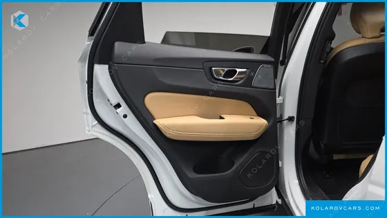 VOLVO XC60 B5 ULTIMATE BRIGHT