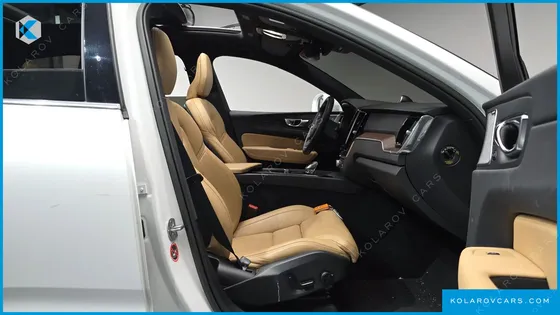 VOLVO XC60 B5 ULTIMATE BRIGHT