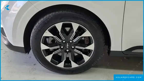 KIA CARNIVAL 9-SEATER NOBLESSE