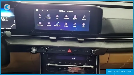 KIA CARNIVAL 9-SEATER NOBLESSE