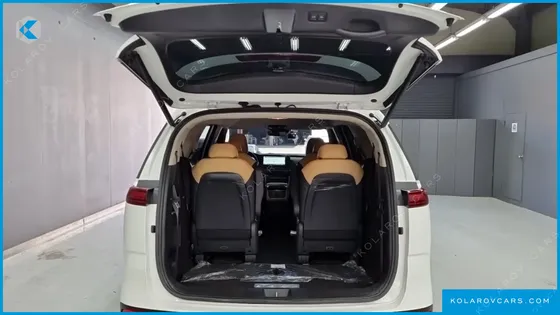 KIA CARNIVAL 9-SEATER NOBLESSE