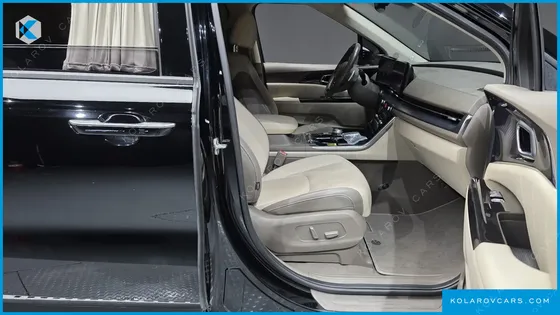 KIA CARNIVAL 9-SEATER HI-LIMOUSINE