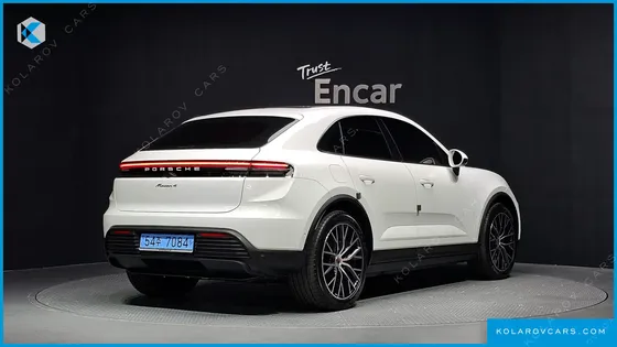 PORSCHE MACAN BASE 4