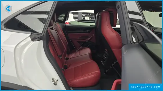 PORSCHE MACAN BASE 4