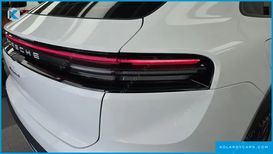 PORSCHE MACAN BASE 4