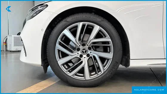 MERCEDES E-CLASS E220D 4MATIC EXCLUSIVE