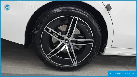 MERCEDES E-CLASS E300 4MATIC AMG LINE