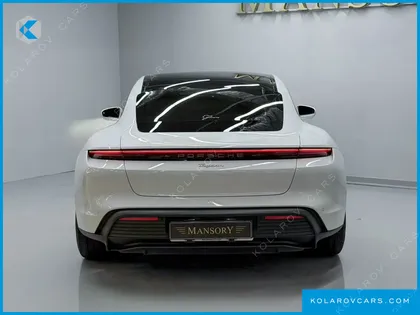 PORSCHE TAYCAN BASE