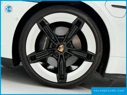 PORSCHE TAYCAN BASE