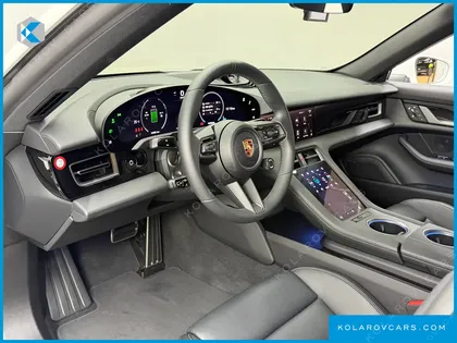 PORSCHE TAYCAN BASE
